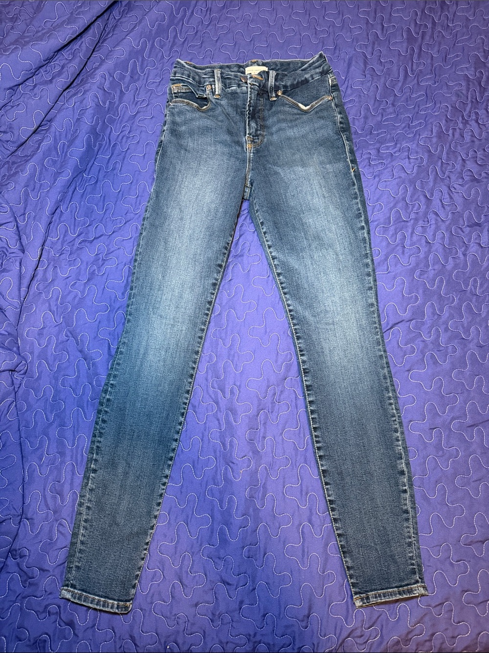 Good American Good Legs Skinny Jeans in Blue Wash